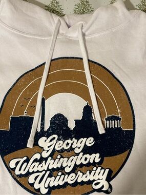George Washington University Women’s Cute, Cropped Hoodie! NEW from GWU!